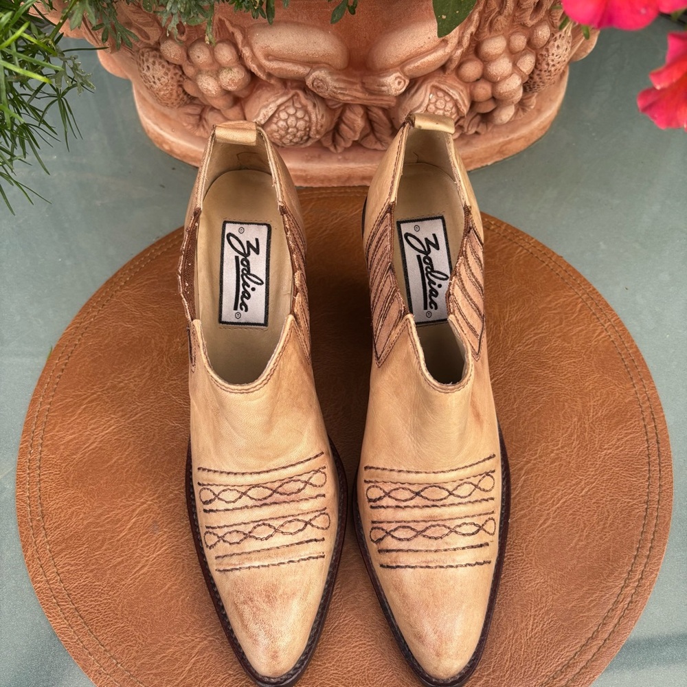 Zodiac Shoe Booties in New Condition